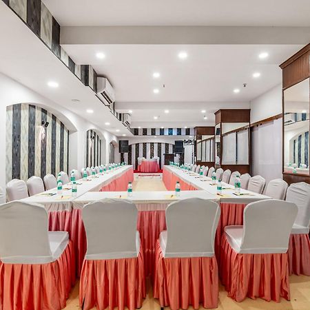 Hotel Nice Palace Delhi  Buitenkant foto