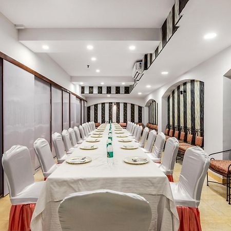 Hotel Nice Palace Delhi  Buitenkant foto