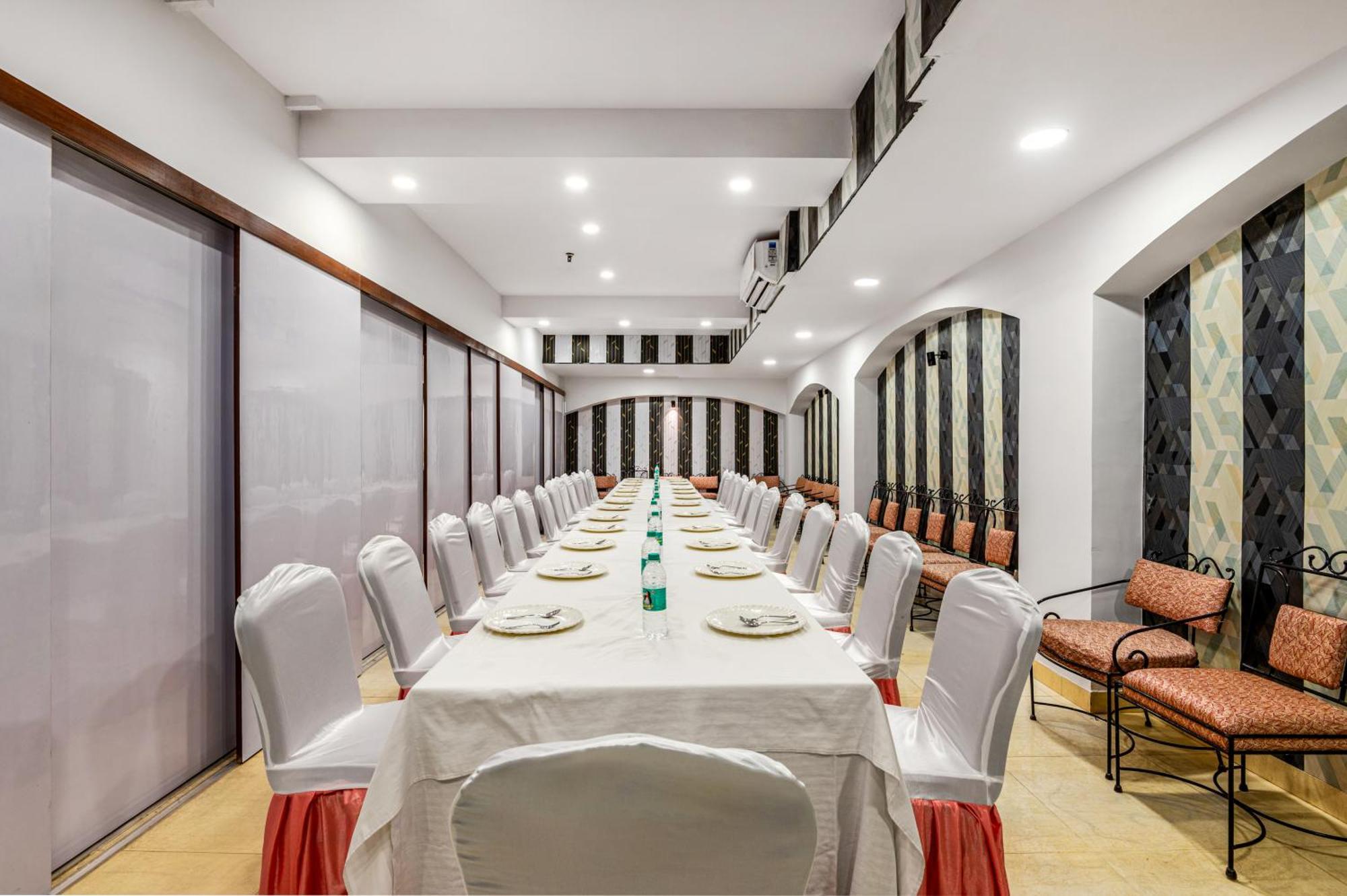 Hotel Nice Palace Delhi  Buitenkant foto