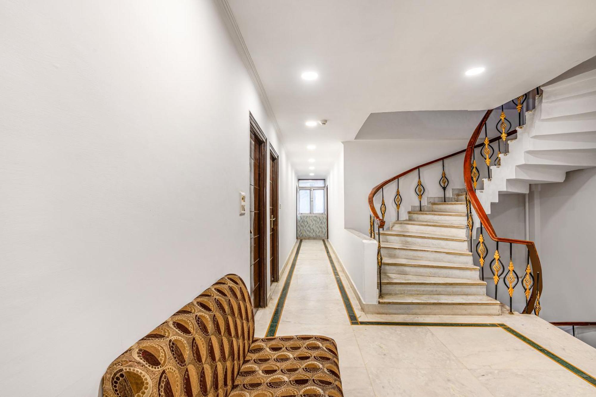 Hotel Nice Palace Delhi  Buitenkant foto