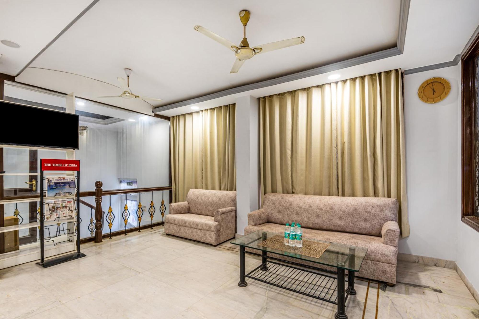 Hotel Nice Palace Delhi  Buitenkant foto